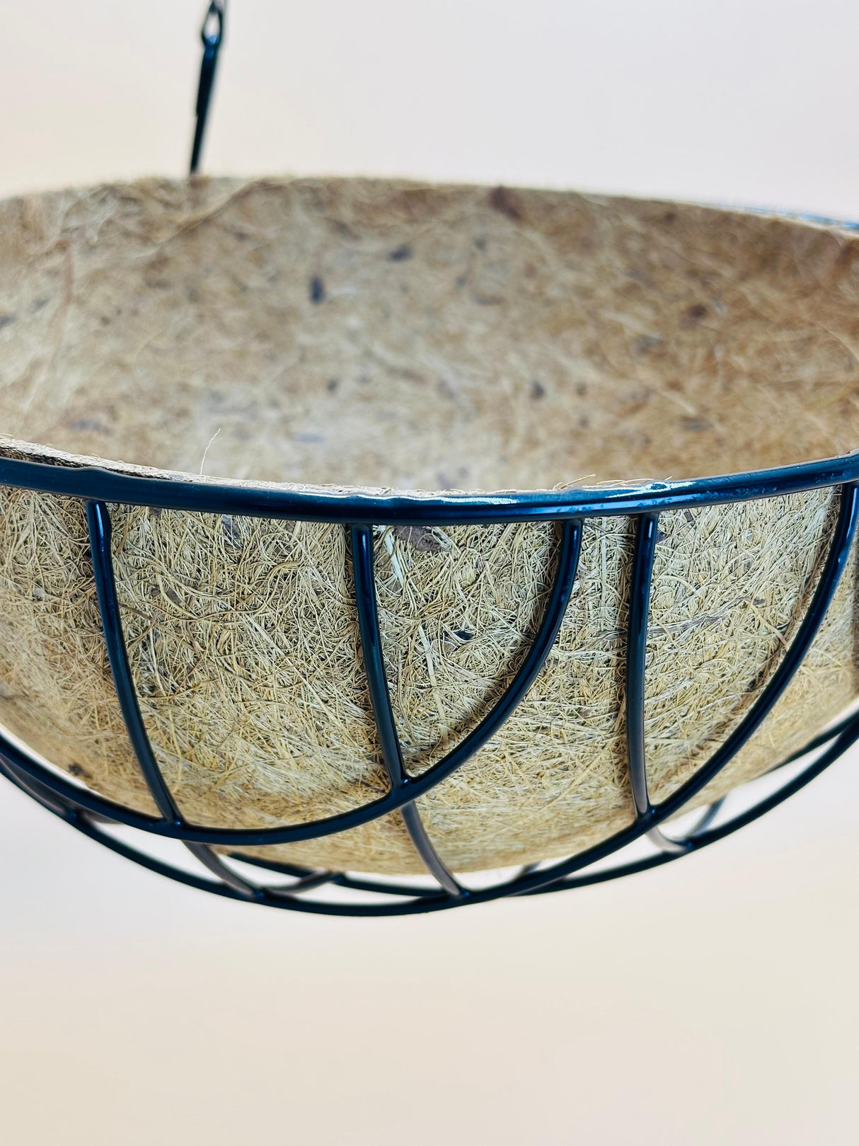 Metal Hanging Planter Basket Pot with Coco Coir Liner - Plantsworld.ae