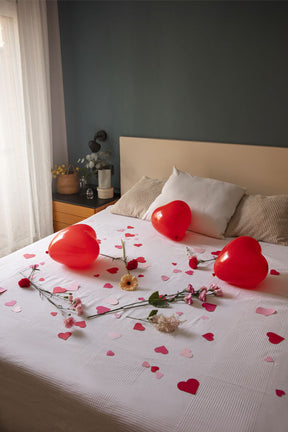 Romantic Rose and Candle Decoration - Plantsworld.ae