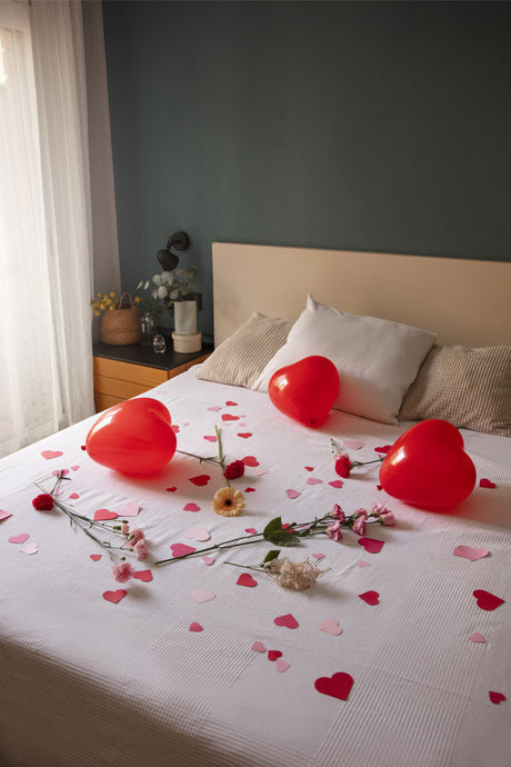 Romantic Rose and Candle Decoration - Plantsworld.ae